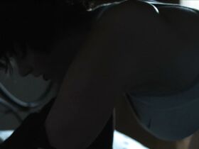 Фэй Сьюэлл секси, Джоди Хирст секси – Шкура кота (2017) #9