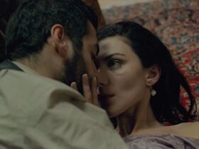 Стине Фишер Кристенсен голая, Китт Майкен Мортенсен голая, Сохо Резанеджад секси – Соблазнитель (2017) #12