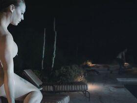 Мишель Миллер голая, Одри Бет голая, Тони Л. Митчелл голая – Вода (2019) #13