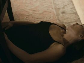 Маргерит Моро голая, Битси Таллок секси – Кэролайн и Джеки (2012) #17