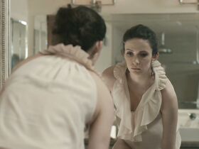 Маргерит Моро голая, Битси Таллок секси – Кэролайн и Джеки (2012) #3