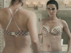 Маргерит Моро голая, Битси Таллок секси – Кэролайн и Джеки (2012) #6