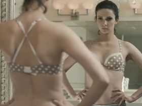 Маргерит Моро голая, Битси Таллок секси – Кэролайн и Джеки (2012) #7