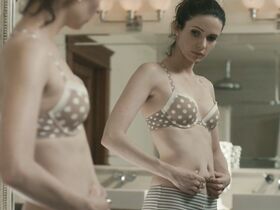 Маргерит Моро голая, Битси Таллок секси – Кэролайн и Джеки (2012) #9