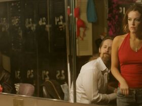 Райли Кио секси, Фэйт Хилл секси – Диксиленд (2015) #13