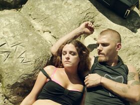 Райли Кио секси, Фэйт Хилл секси – Диксиленд (2015) #16