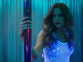 Райли Кио секси, Фэйт Хилл секси – Диксиленд (2015) #2