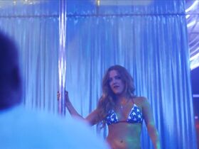 Райли Кио секси, Фэйт Хилл секси – Диксиленд (2015) #5