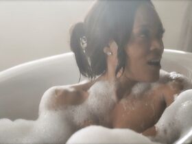 Эрика Пейдж голая, Эссенс Эткинс секси, Робин Гивенс секси, Кристина Киркман секси – Амбиции s01e01 (2019) #4