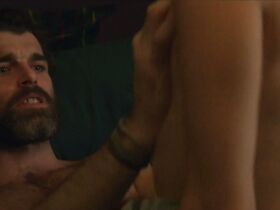 Камилль Коттен секси, Александра Шураки секси – Муха s01e01-06 (2019)