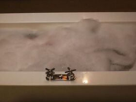 Камилль Коттен секси, Александра Шураки секси – Муха s01e01-06 (2019) #5