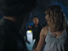 Камила Мендес секси, Бритт Морган секси, Мэделин Петш секси – Ривердэйл s03e01 (2018) #16