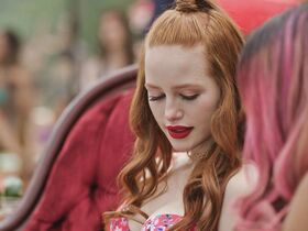 Камила Мендес секси, Бритт Морган секси, Мэделин Петш секси – Ривердэйл s03e01 (2018) #9