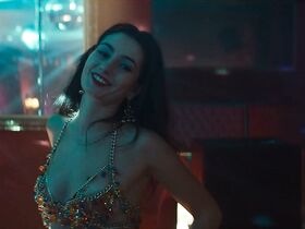 Мари-Анж Каста голая, Сара Кардиналетти голая, Сара Серрайокко голая – Беспощадный (2019) #6