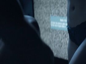 Алексис Рейч голая, Монтана Реш голая – Залечь на дно (2019) #11