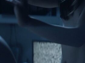 Алексис Рейч голая, Монтана Реш голая – Залечь на дно (2019) #12