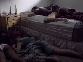 Алексис Рейч голая, Монтана Реш голая – Залечь на дно (2019) #3