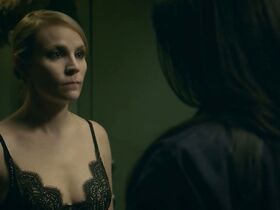 Эмили Тервер секси, Лора Припон секси – Оранжевый — хит сезона s07e02-10 (2019) #21