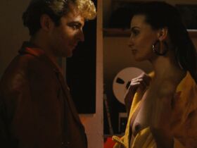 Татьяна Зимик голая, Наташа Паолуччи голая, Татьяна ван Зантен голая, Аполлония ван Равенштейн голая, Тина Шоу голая – Семья Флоддер (1986) #21