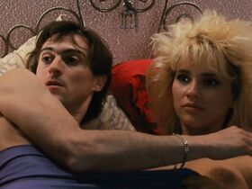 Татьяна Зимик голая, Наташа Паолуччи голая, Татьяна ван Зантен голая, Аполлония ван Равенштейн голая, Тина Шоу голая – Семья Флоддер (1986) #4