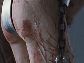 Морьяна Алауи голая, Эмили Мискджьян голая – Мученицы (2008) #12