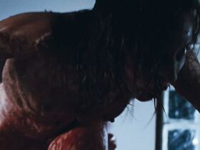 Морьяна Алауи голая, Эмили Мискджьян голая – Мученицы (2008) #6