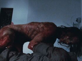 Морьяна Алауи голая, Эмили Мискджьян голая – Мученицы (2008) #8