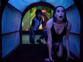 Мелисса Баррера голая – Жизнь s02e08 (2019) #7