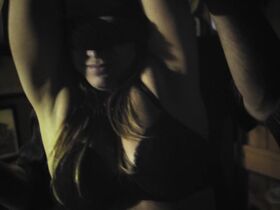 Лусиана Фолхебер секси, Хейли Хейсик голая – Не смотри (2018) #9