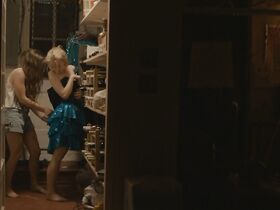 Ханна Гросс секси, Дераг Кэмпбелл голая – Раньше я был темнее (2013) #3