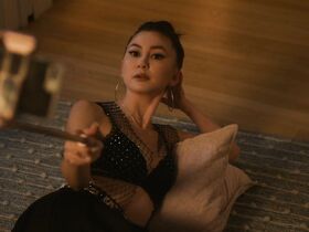 Александра Даддарио секси, Кимико Гленн секси, Сунита Мани секси – Ты умеешь хранить секреты? (2019) #3