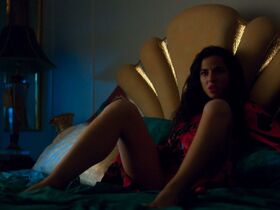 Кристина Родло секси, Карлотта Монтанари секси – Слишком стар, чтобы умереть молодым s01e02-06-09 (2019) #12