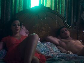 Кристина Родло секси, Карлотта Монтанари секси – Слишком стар, чтобы умереть молодым s01e02-06-09 (2019) #15