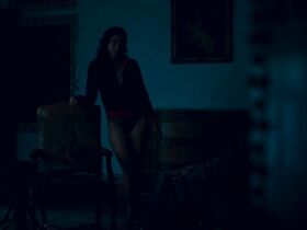 Кристина Родло секси, Карлотта Монтанари секси – Слишком стар, чтобы умереть молодым s01e02-06-09 (2019) #4