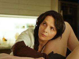 Миа Гот голая, Жюльет Бинош голая – Высшее общество (2018) #10