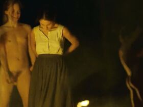 Лола Кламрот голая, Марианна Фонтана голая, Дженна Тиам голая – Революция на Капри (2018) #14