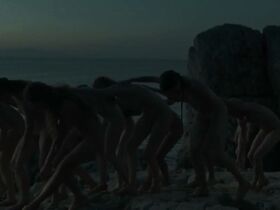 Лола Кламрот голая, Марианна Фонтана голая, Дженна Тиам голая – Революция на Капри (2018) #2