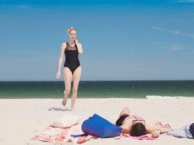 Тония Сотиропулу секси, Пиа Мехлер секси – Всё замечательно (2018) #13