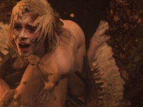 Каролин Хамм голая – Равноденствие s01e04 (2020) #14