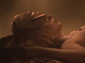 Каролин Хамм голая – Равноденствие s01e04 (2020) #5