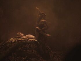 Каролин Хамм голая – Равноденствие s01e04 (2020) #7