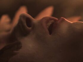 Каролин Хамм голая – Равноденствие s01e04 (2020) #8