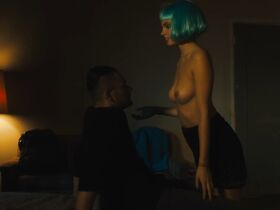 Нола Палмер голая, Гайте Янсен голая – Джетт s01e09 (2019)