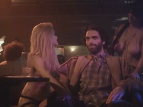 Саманта Арредондо голая, Харли Ава Хэнсон голая секси, Сара Холлис секси, Марилинда Ривера секси – Из мёртвых (2019)