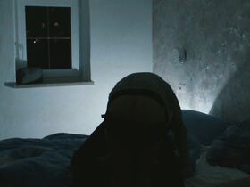 Аенн Шварц голая, Лина Вендел голая – Всё хорошо (2018) #2