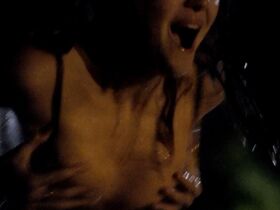 Виктория Джастис секси, Элла Хант секси, Елена Кампурис секси – Летняя ночь (2019)