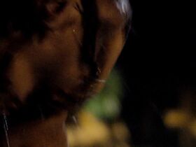 Виктория Джастис секси, Элла Хант секси, Елена Кампурис секси – Летняя ночь (2019) #14