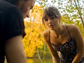 Виктория Джастис секси, Элла Хант секси, Елена Кампурис секси – Летняя ночь (2019) #2