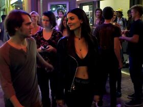 Виктория Джастис секси, Элла Хант секси, Елена Кампурис секси – Летняя ночь (2019) #8