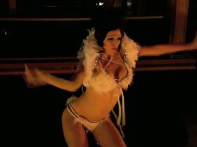 Трэйси Бамбак секси, Назанин Мусави секси – Layla Live or Die (2008) #16